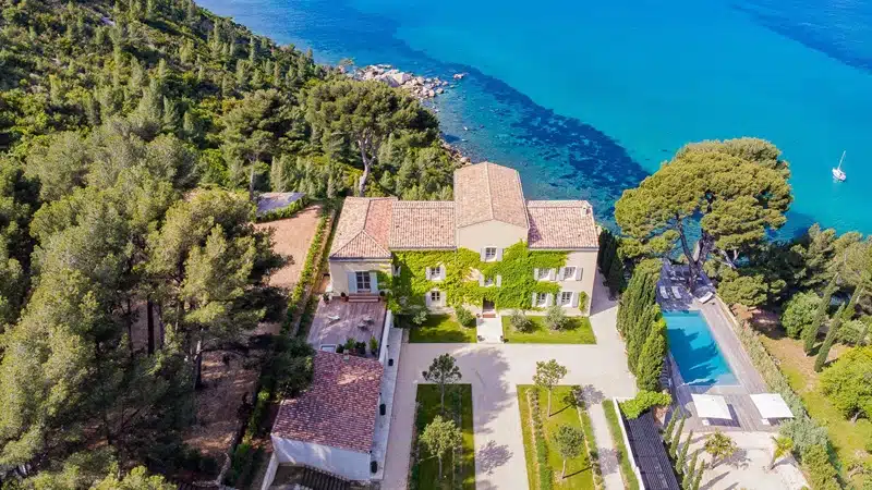 Profiter du luxe et du soleil comment choisir sa résidence de vacances sur la Côte d'Azur